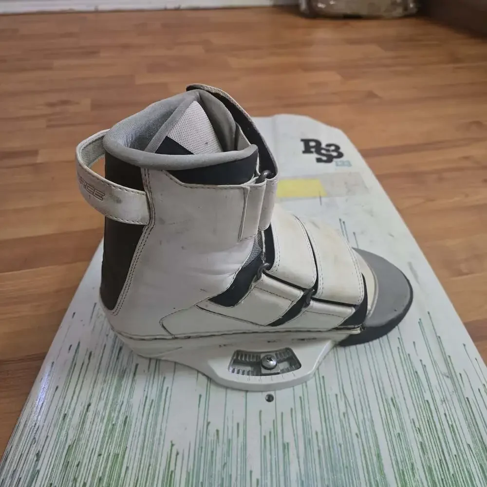 Liquid Force Waterboard Comfort Wake Board With White Bindings PS3 Model Sz 5-8